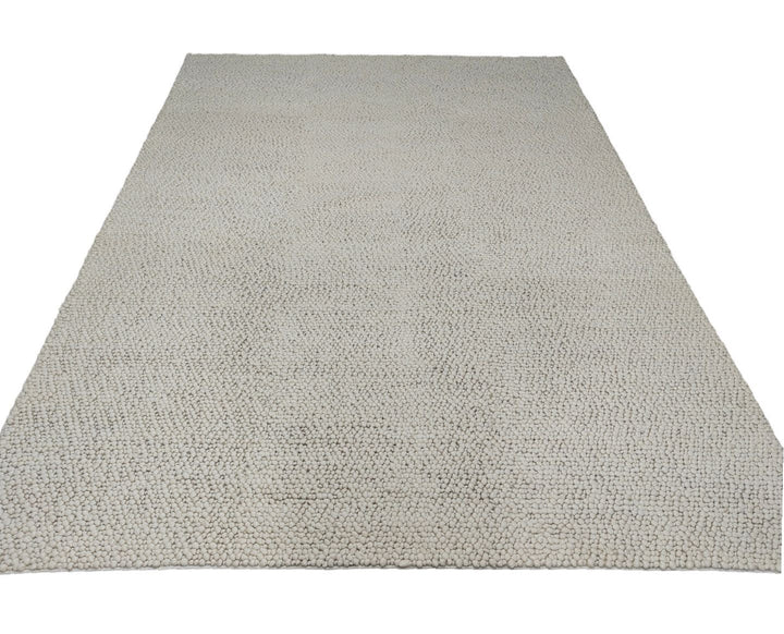 Fish Eye Ivory Pure Wool with Minimal Shedding for a Timeless Touch