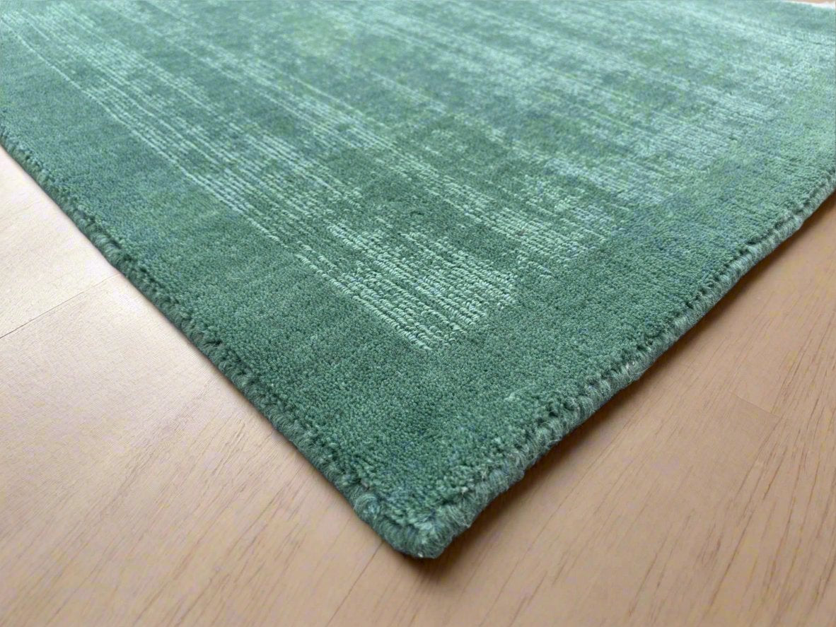 Crimson Bloom Emerald Green 100% New Zealand wool Rug