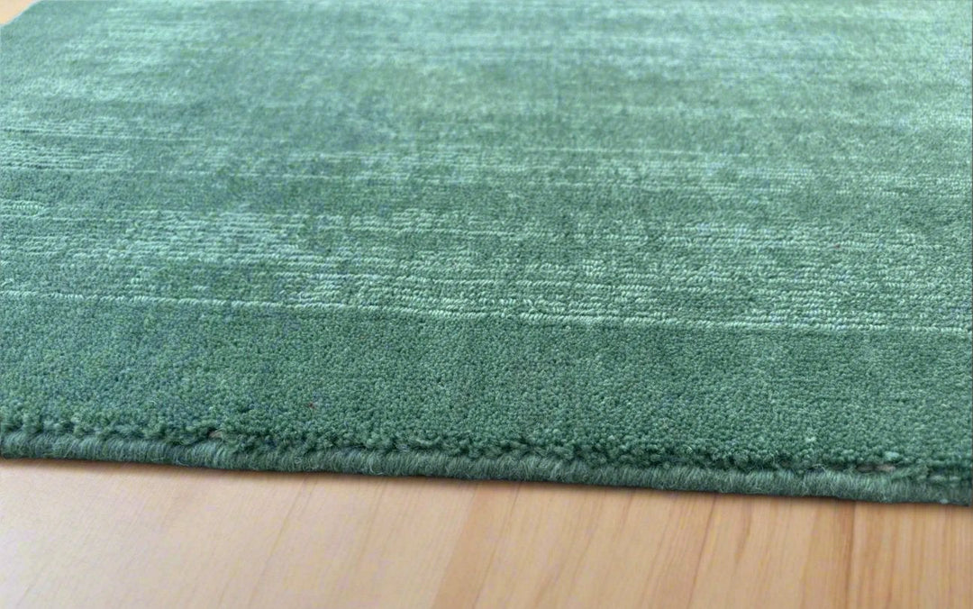 Crimson Bloom Emerald Green 100% New Zealand wool Rug