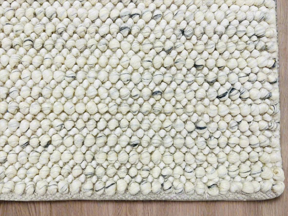 Pebbles Cherry Ice Ivory white Grey Hand-Woven wool Rug