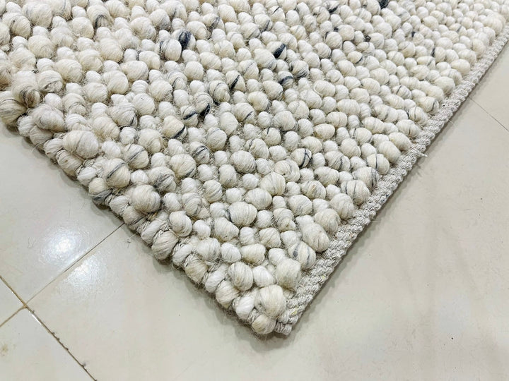 Pebbles Cherry Ice Ivory white Grey Hand-Woven wool Rug