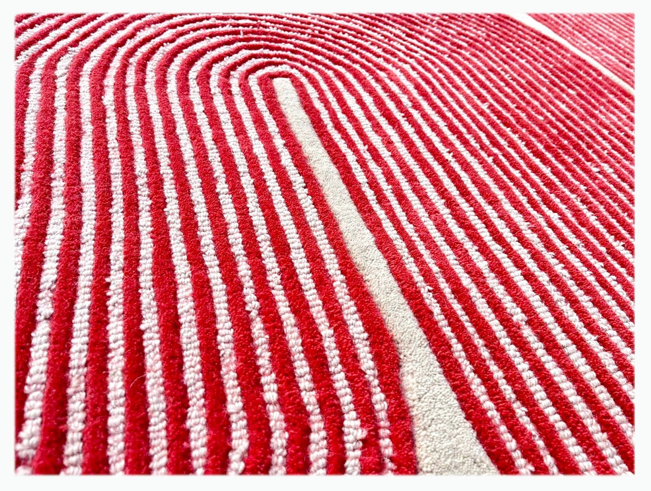 Viper Modern Rug 100% Wool Watermelon Hand Tufted Rug