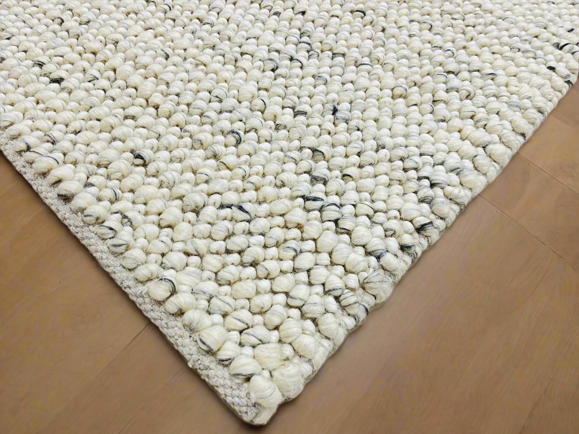 Pebbles Cherry Ice Ivory white Grey Hand-Woven wool Rug