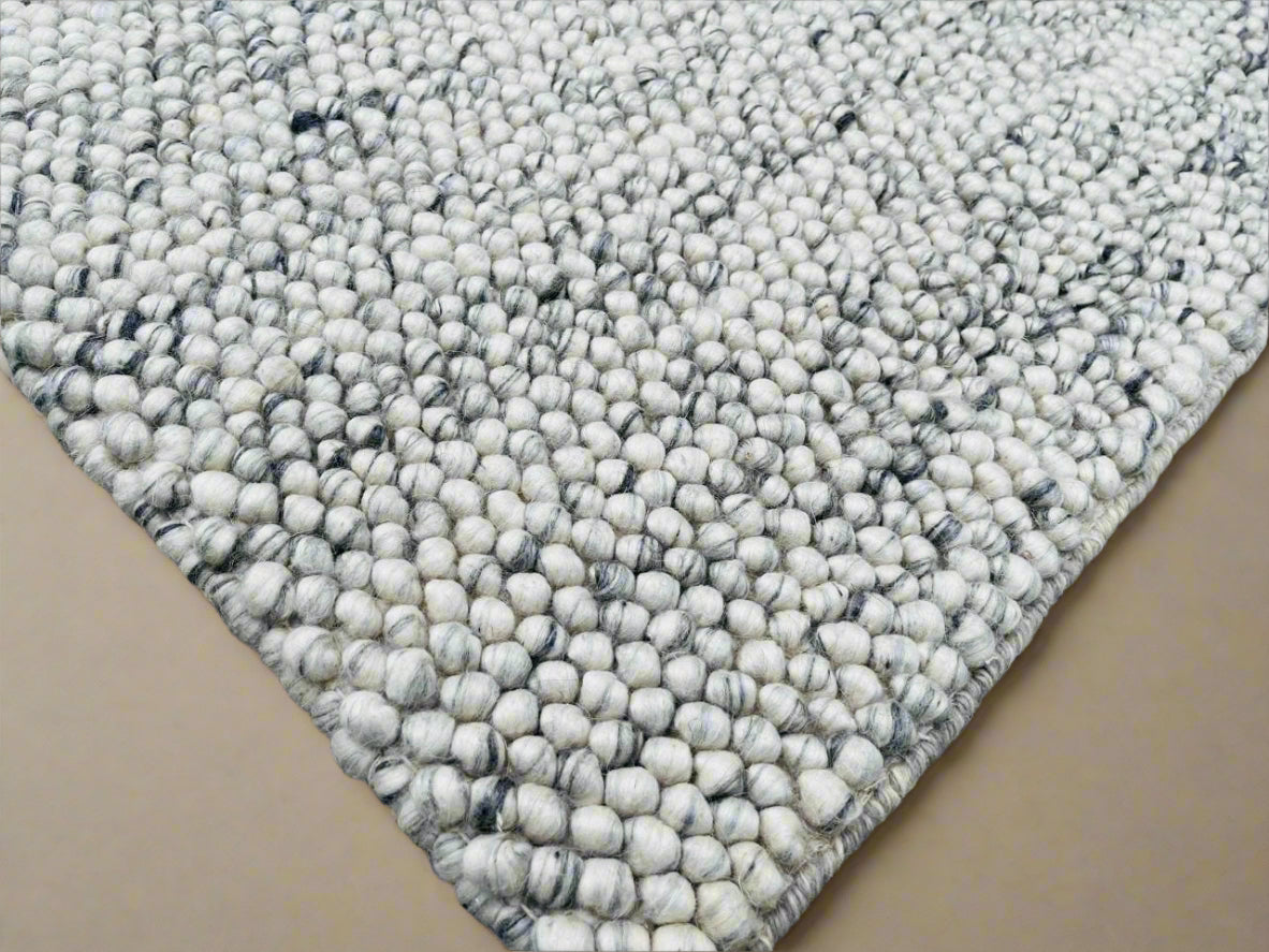 Pebbles, Hand Woven 80% Wool, 20% Cotton Rug - Light Grey / Ivory Rug