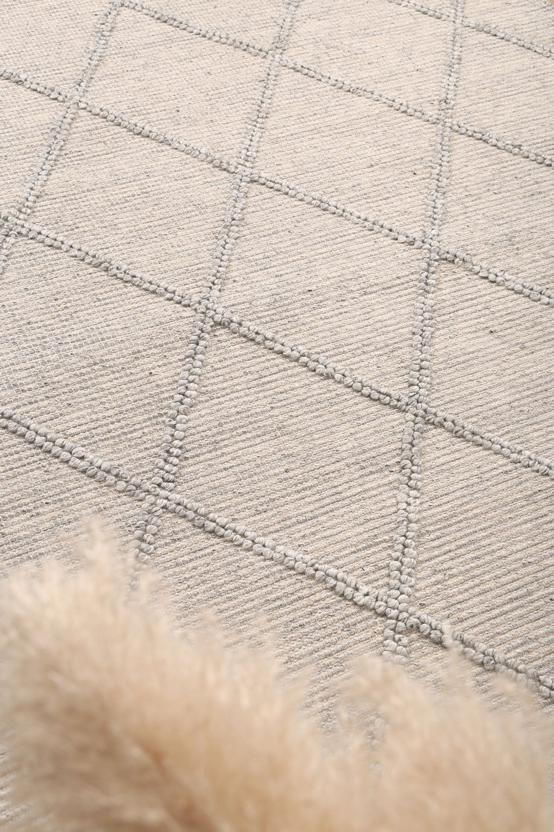 Goa Lattice Wool Blend Grey Rug (No Tassel)