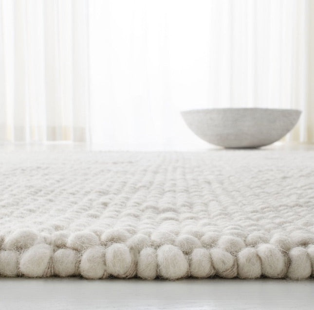 Pebbles White Hand Woven Wool Rug