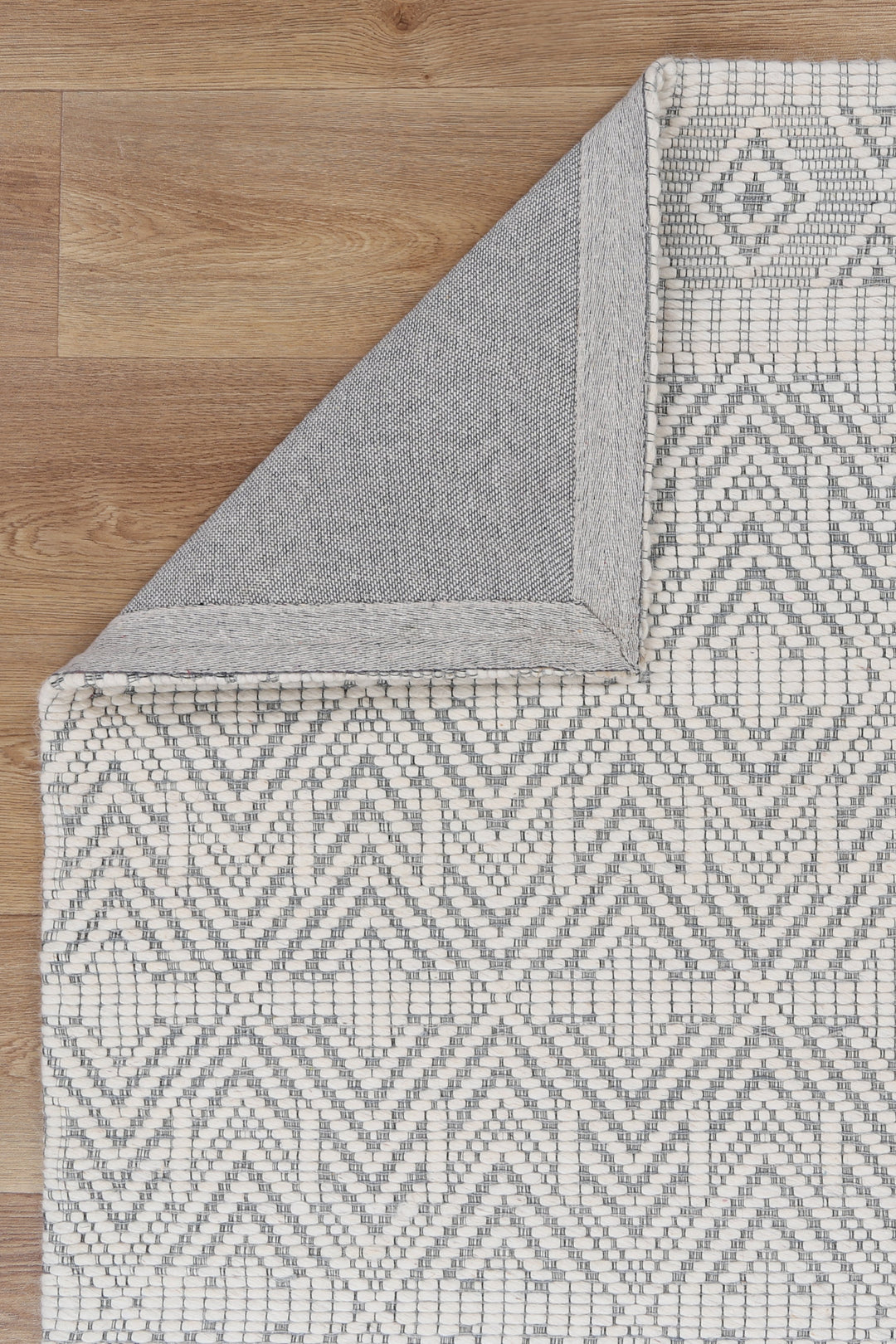 Copacabana Chevron Light Grey Wool Rug